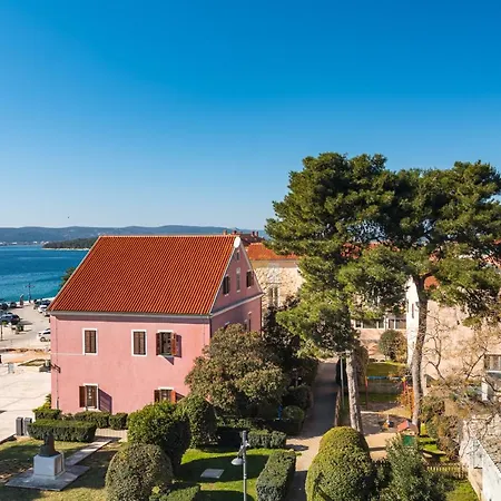 White * Biograd Na Moru
