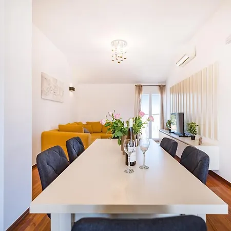 Apartment White *