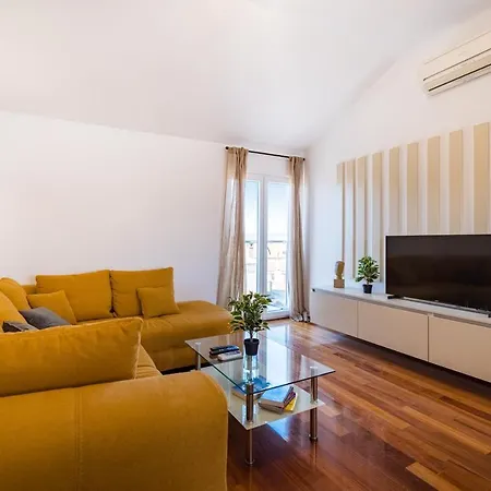 Apartment White *