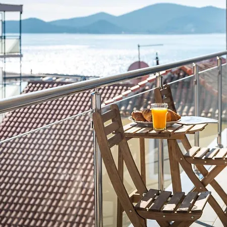White Apartment Biograd Na Moru